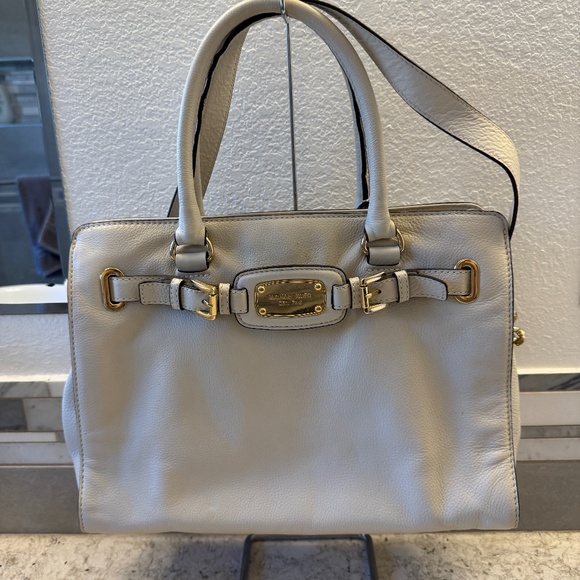 Pre-Owned Michael Kors Vanilla Leather gold Link saschel purse shoulder bag - Picture 2 of 16